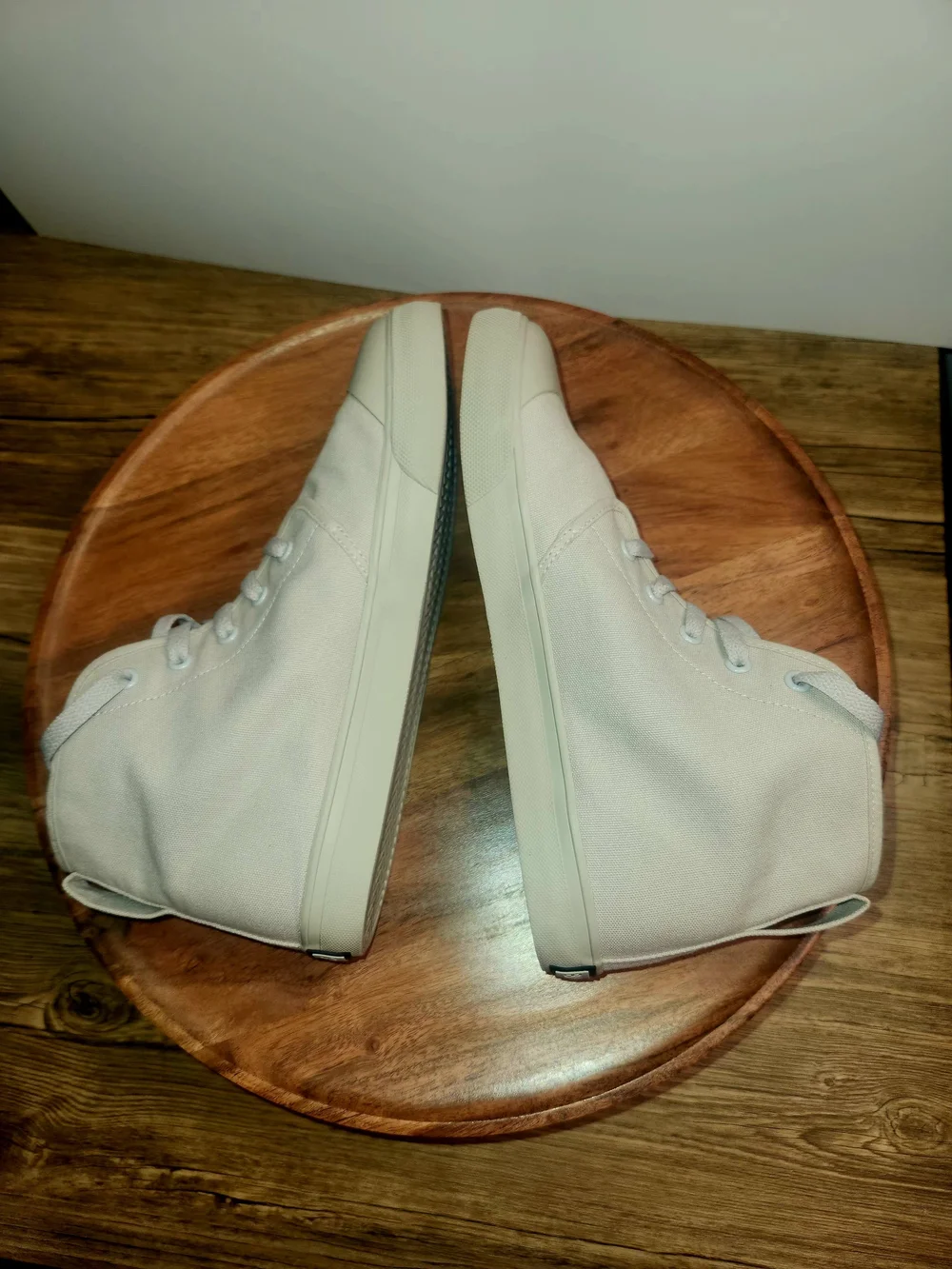BANGS Shoes London Fog Embroidered Wildflower High Tops US Sz Men’s 8.5 / Wom 10
